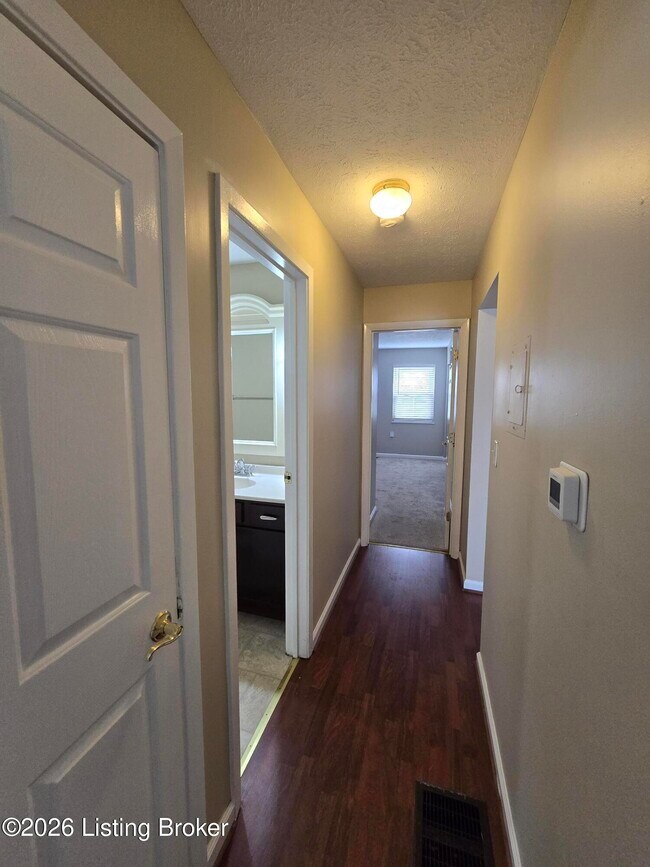 Building Photo - 2831 Goose Creek Rd