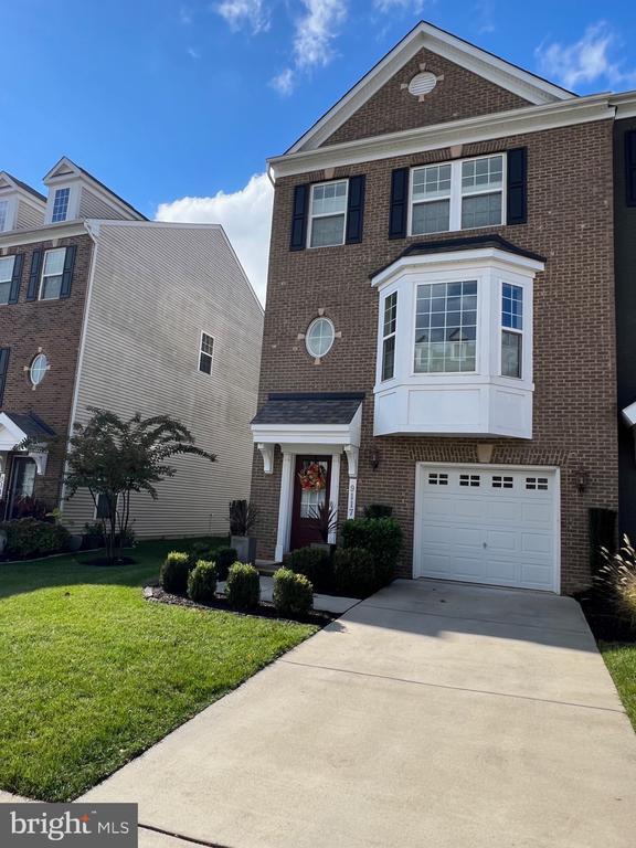 Building Photo - 9117 Fox Stream Way