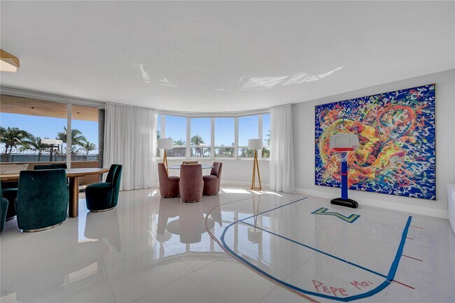 Building Photo - 10175 Collins Ave