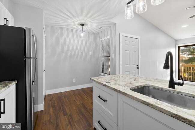 Building Photo - 118 Ashton Ct