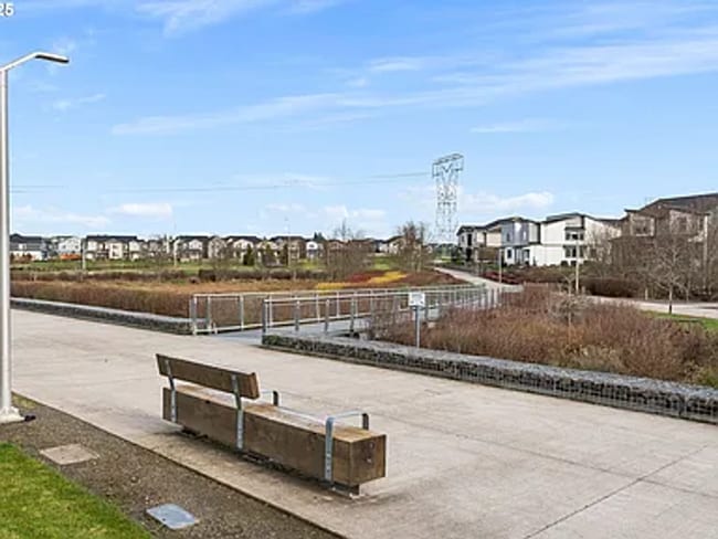 Building Photo - Luxury Living in Reed’s Crossing – Designe...