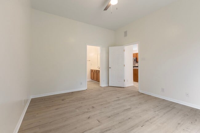 Building Photo - 3415 Waterloo Dr