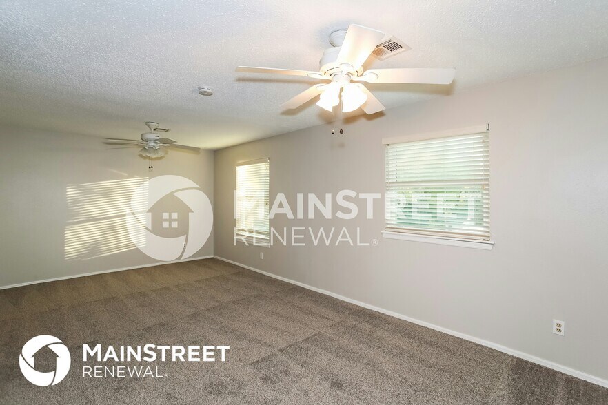 Building Photo - 3800 Larkwood Dr