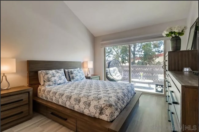 Building Photo - 623 Beyer Way