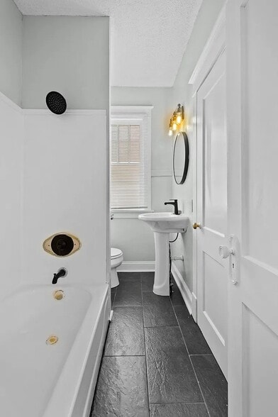 Building Photo - 2234 Yale Ave