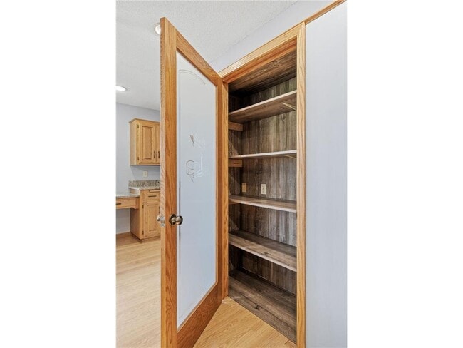 Building Photo - 1008 3rd St NE