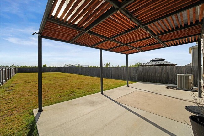 Building Photo - 305 Redfish Ln