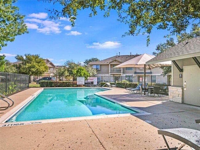 Building Photo - 3101 Davis Ln