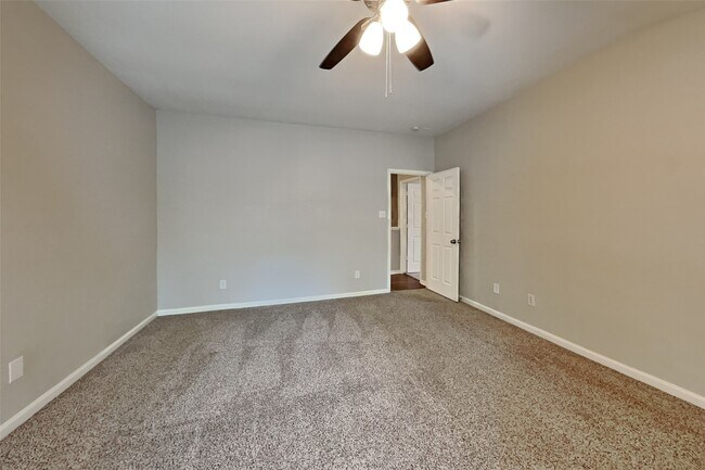 Building Photo - 738 Levi Bend