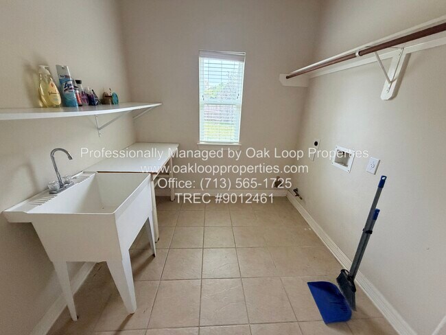 Building Photo - 2403 Galleon Point Ct