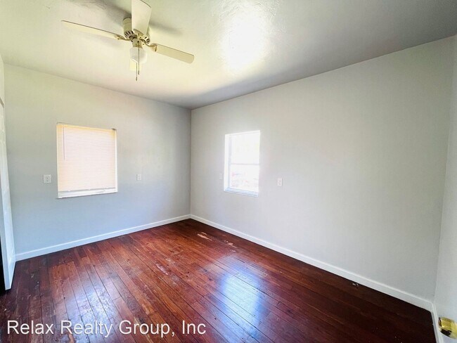 Building Photo - 1 br, 1 bath House - 1732 32nd Ave E