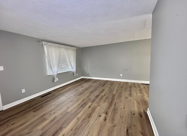 Building Photo - 3535 Paris Blvd