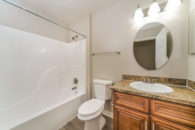 Building Photo - 1323 Dover Dr