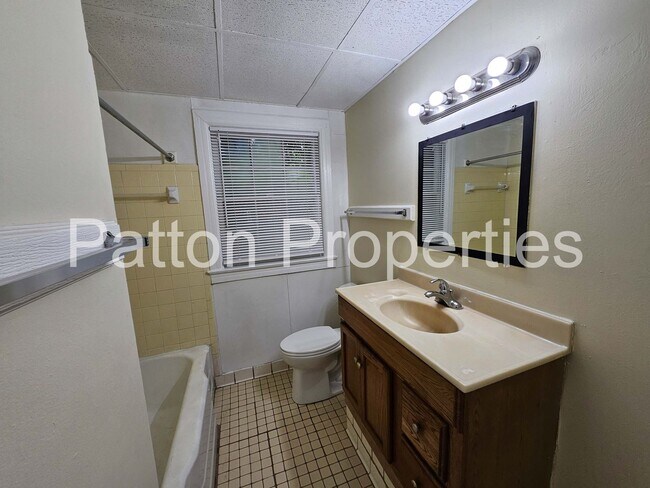 Building Photo - 1401 Kinderway &amp; 4300-4302 Wentworth -...