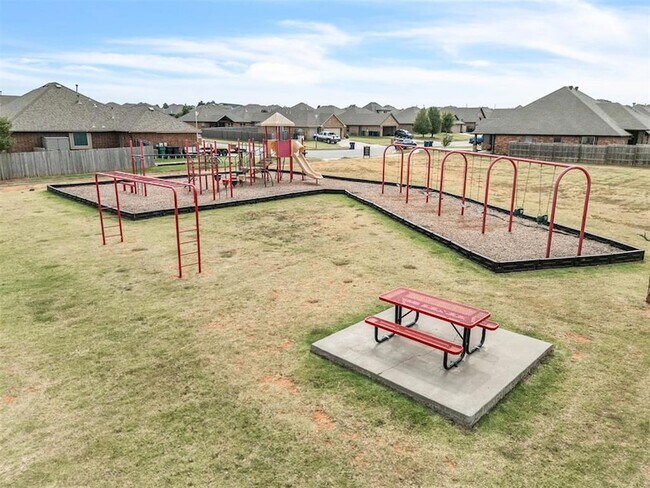 Building Photo - 709 Bobcat Trl