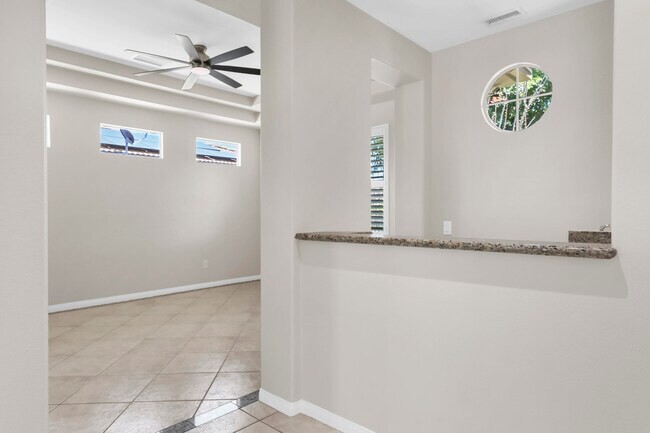 Building Photo - 112 Tesori Dr