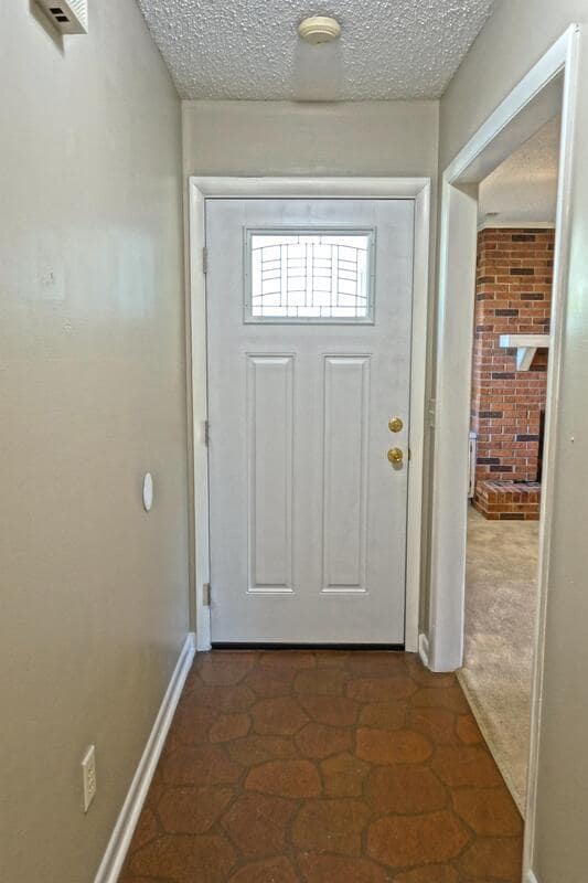 Building Photo - 2217 Villaret Dr SW