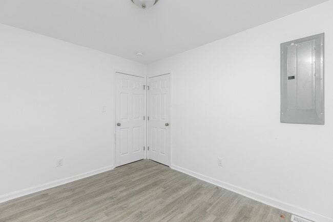 Building Photo - Spacious 4-Bedroom Home with Modern Upgrades Throughout