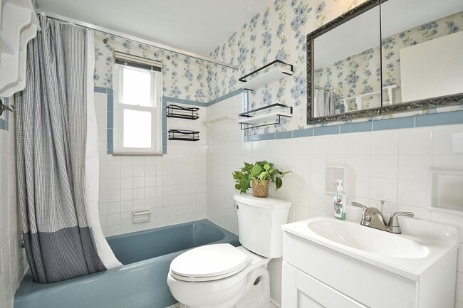 Building Photo - Charming 3-Bedroom/2-Bathroom Home in White Hall