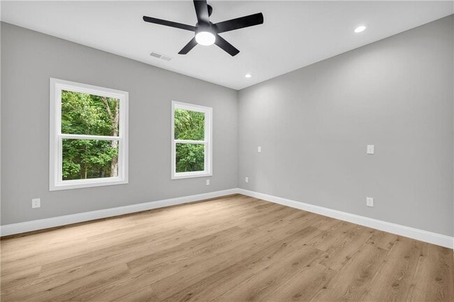 Building Photo - 155 Carey St