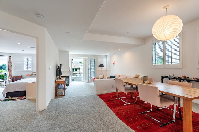 Building Photo - 15425 Antioch St