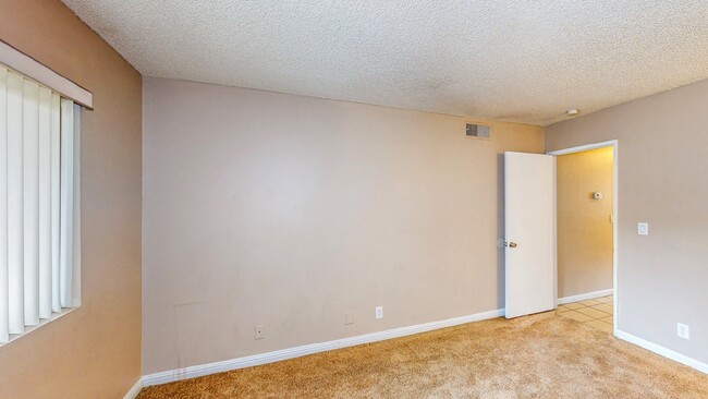 Building Photo - "Discover Modern Comfort: Spacious 2-Bed, ...