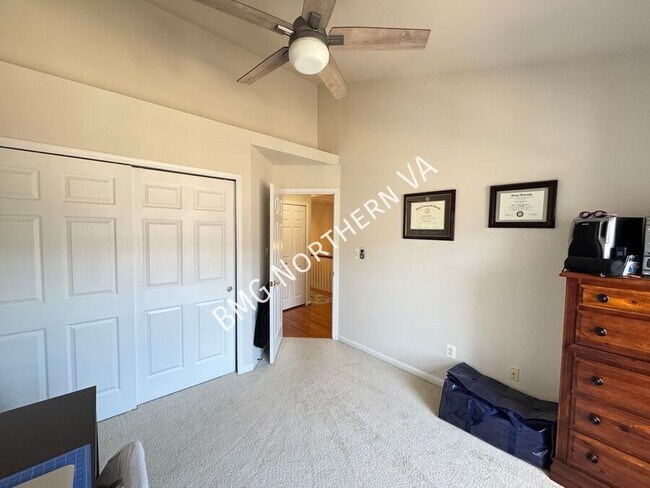Building Photo - 46119 Geneva Terrace