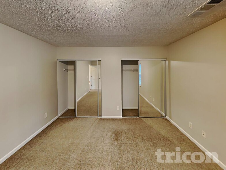 Building Photo - 156 Bridgestone Ln