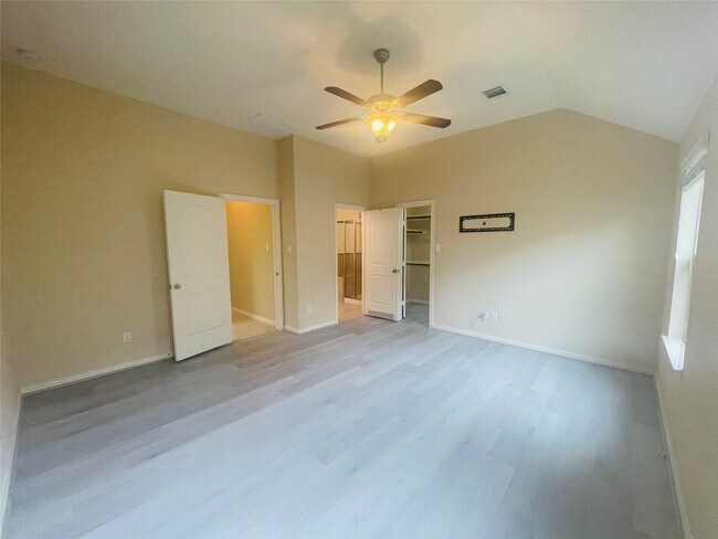 Building Photo - 6838 Pear Point Ln