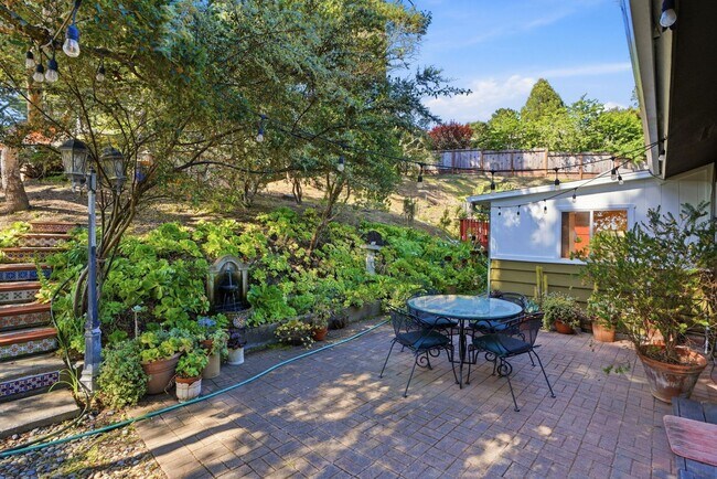 Building Photo - Lovely Monterey Single Family Home in the Mar Vista Neighborhood! (UNFURNISHED)