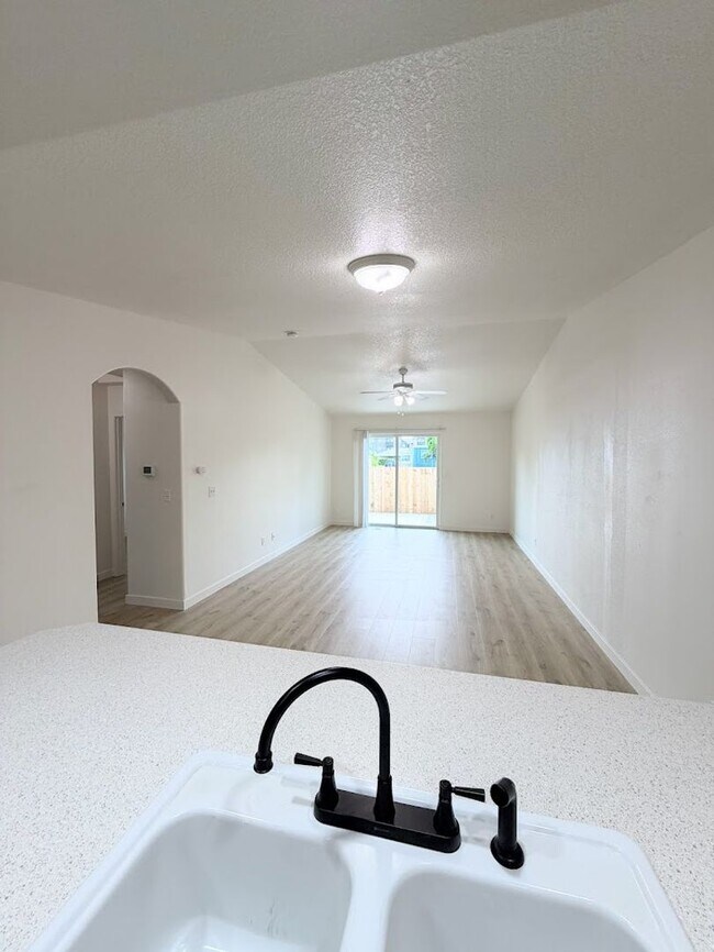 Building Photo - Fontana Duplexes
