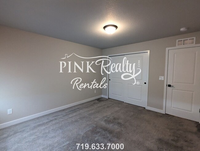 Building Photo - 6259 Godwit Ln