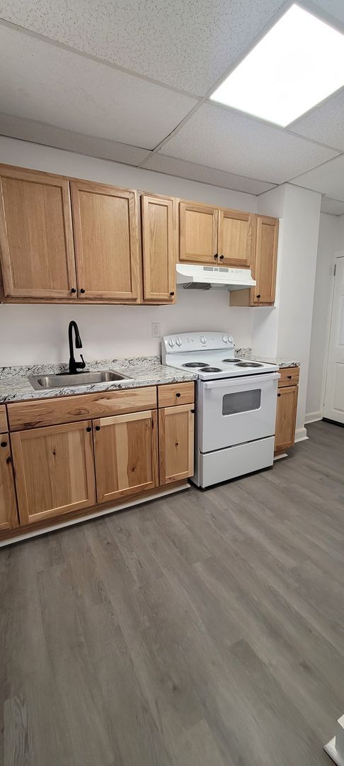 Building Photo - Newly Renovated 3BR Home – Lancaster – Move-In Ready