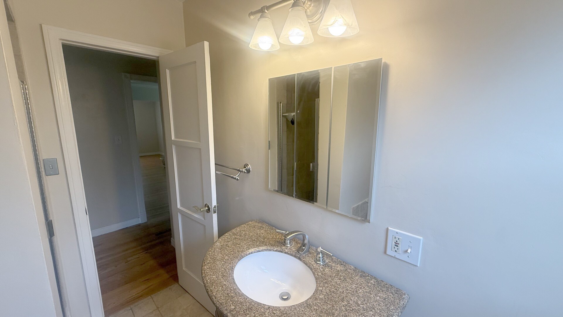 Building Photo - 6243 Blucher Ave