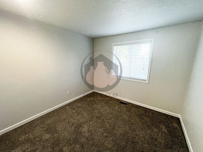 Building Photo - Single Level West Salem Home