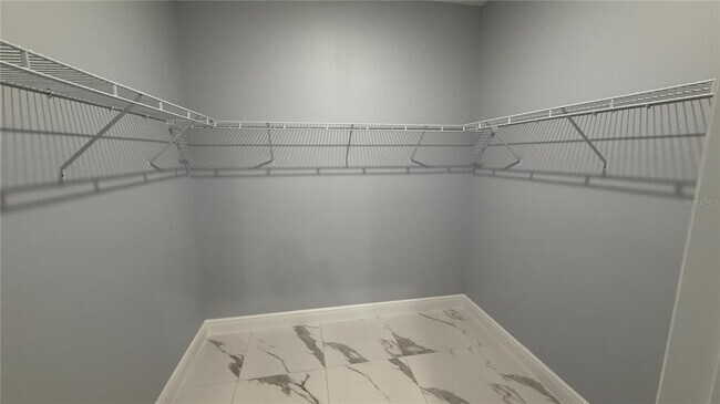 Building Photo - 706 S Thacker Ave