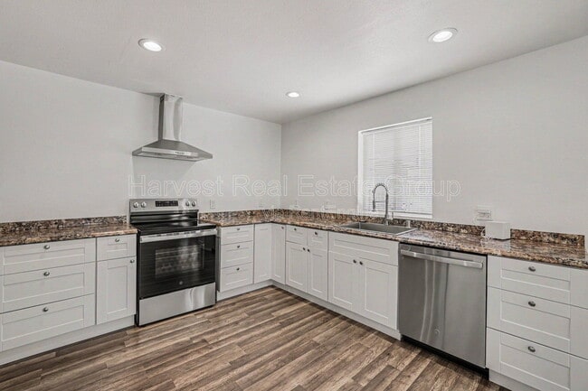 Building Photo - 1060 37th St