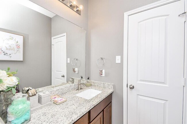 Building Photo - 16923 Iver Ironwood Trl
