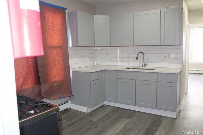 Building Photo - 211 Winnikee Ave