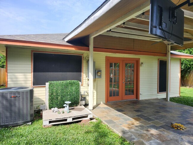 Building Photo - 18119 Twin Creek Dr