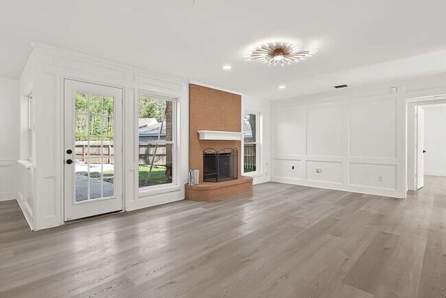 Building Photo - 6210 Rippling Hollow Dr