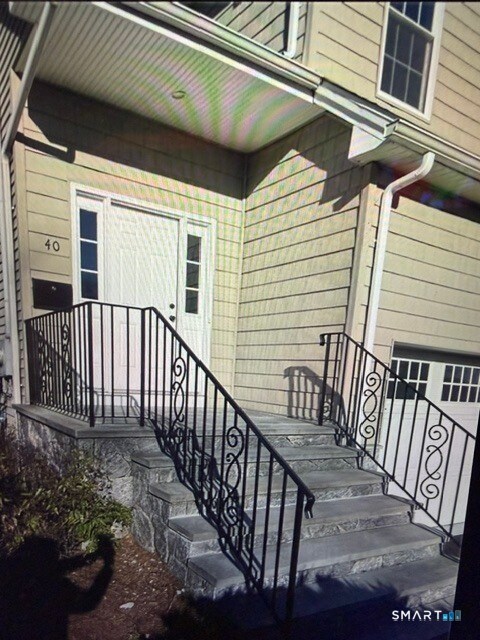 Building Photo - 40 Corinthian Ave