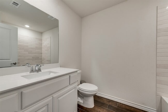 Building Photo - 2085 Tahoka Ln