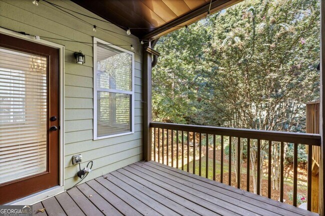 Building Photo - 4228 Laurel Creek Ct SE