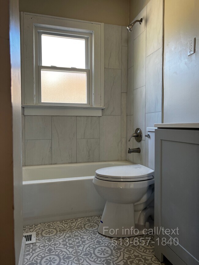 Building Photo - 14 Highland St