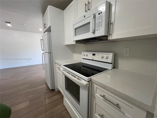 Building Photo - 770 NW 179th St