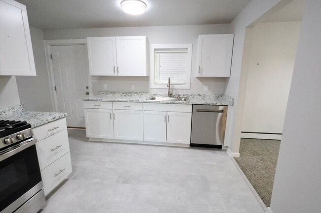 Building Photo - 758