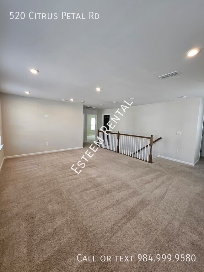 Building Photo - 520 Citrus Petal Rd