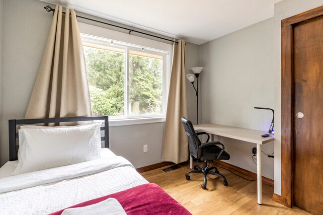 Building Photo - 1803 N 200th St