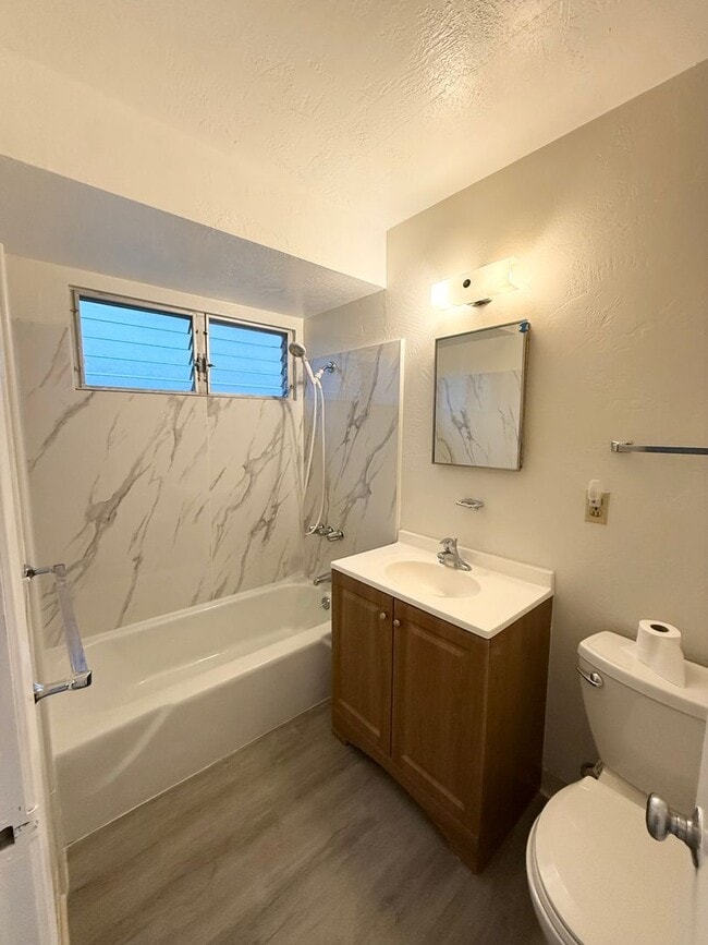 Building Photo - Salt Lake - Tropicana Manor 3-bedroom 2-ba...